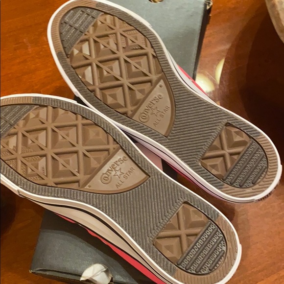 Converse sneakers NEW - Picture 3 of 4